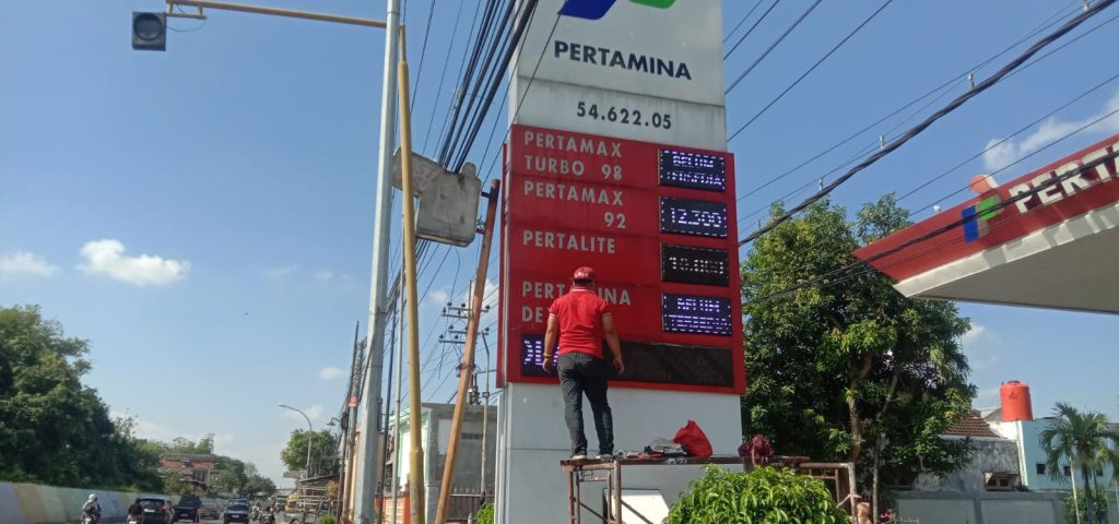 jasa pembuatan totem spbu, pembuatan totem spbu, jasa pembuatan totem, harga pembuatan totem spbu totem spbu adalah, bahan totem spbu, foto totem spbu, totem pom bensin, totem spbu terbaru, spbu totem, contoh totem spbu,