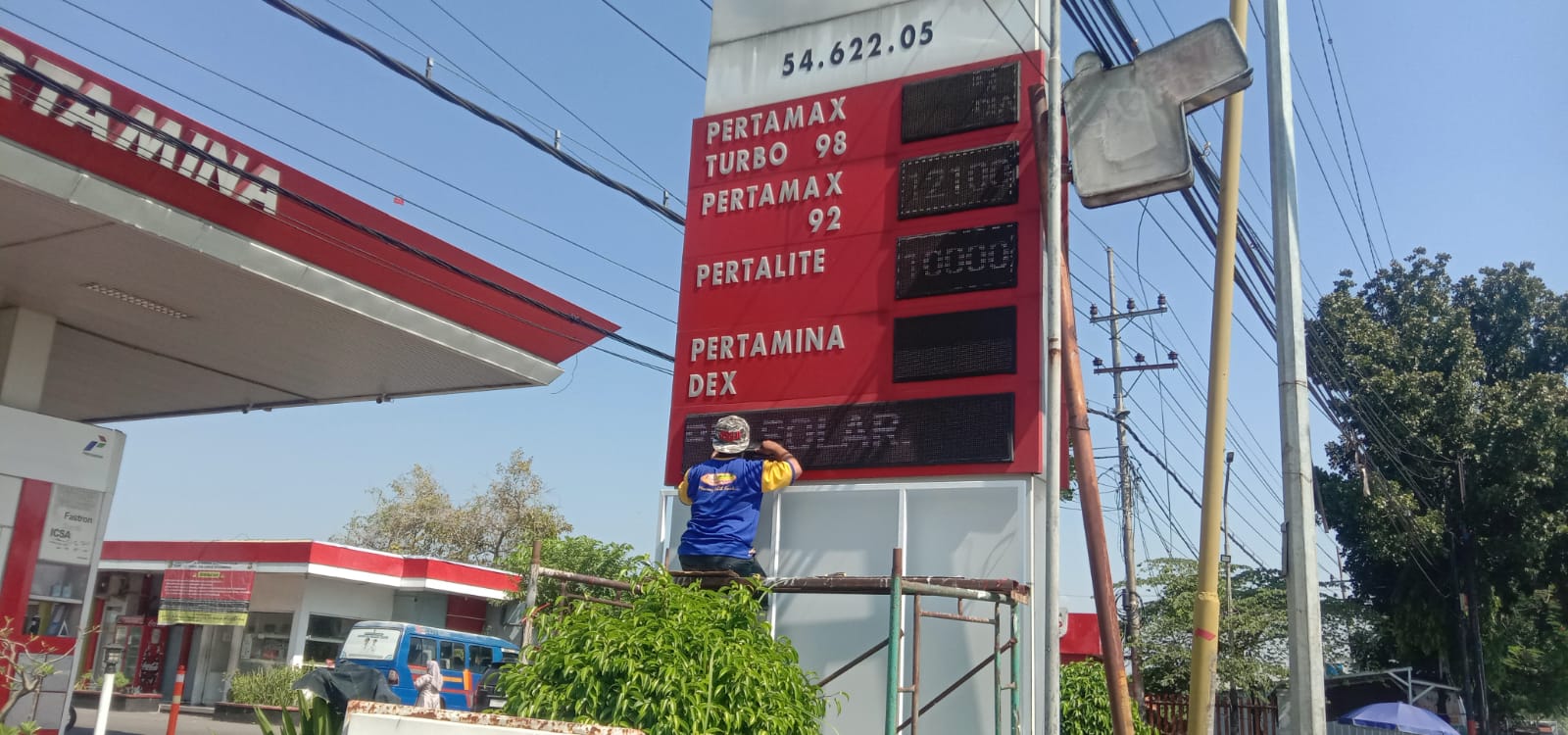 jasa pembuatan totem spbu Sidoarjo, pembuatan totem spbu Sidoarjo, jasa pembuatan totem Sidoarjo, harga pembuatan totem spbu Sidoarjo, totem spbu di Sidoarjo adalah, bahan totem spbu Sidoarjo, foto totem spbu nSidoarjo, totem pom bensin Sidoarjo, totem spbu terbaru Sidoarjo, spbu  Sidoarjo totem, contoh totem spbu Sidoarjo ,Totem spbu